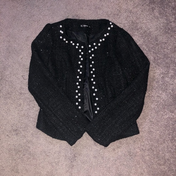 Black blazer with pearls - Picture 2 of 4